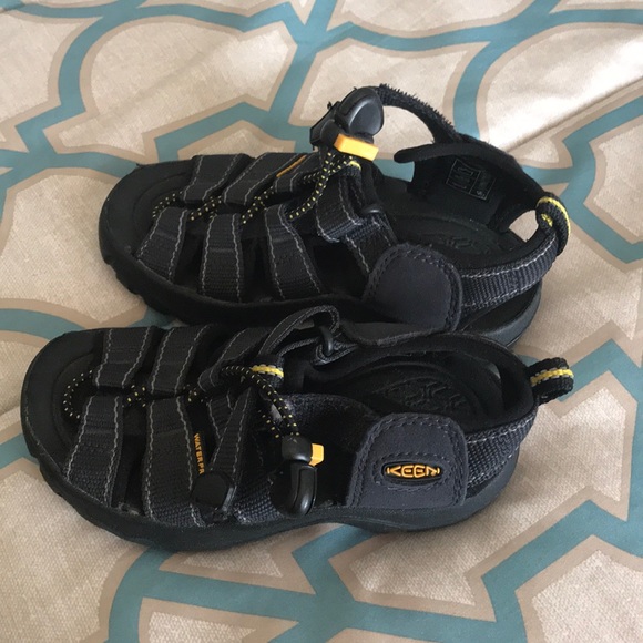 Keen Water shoes - Picture 2 of 4